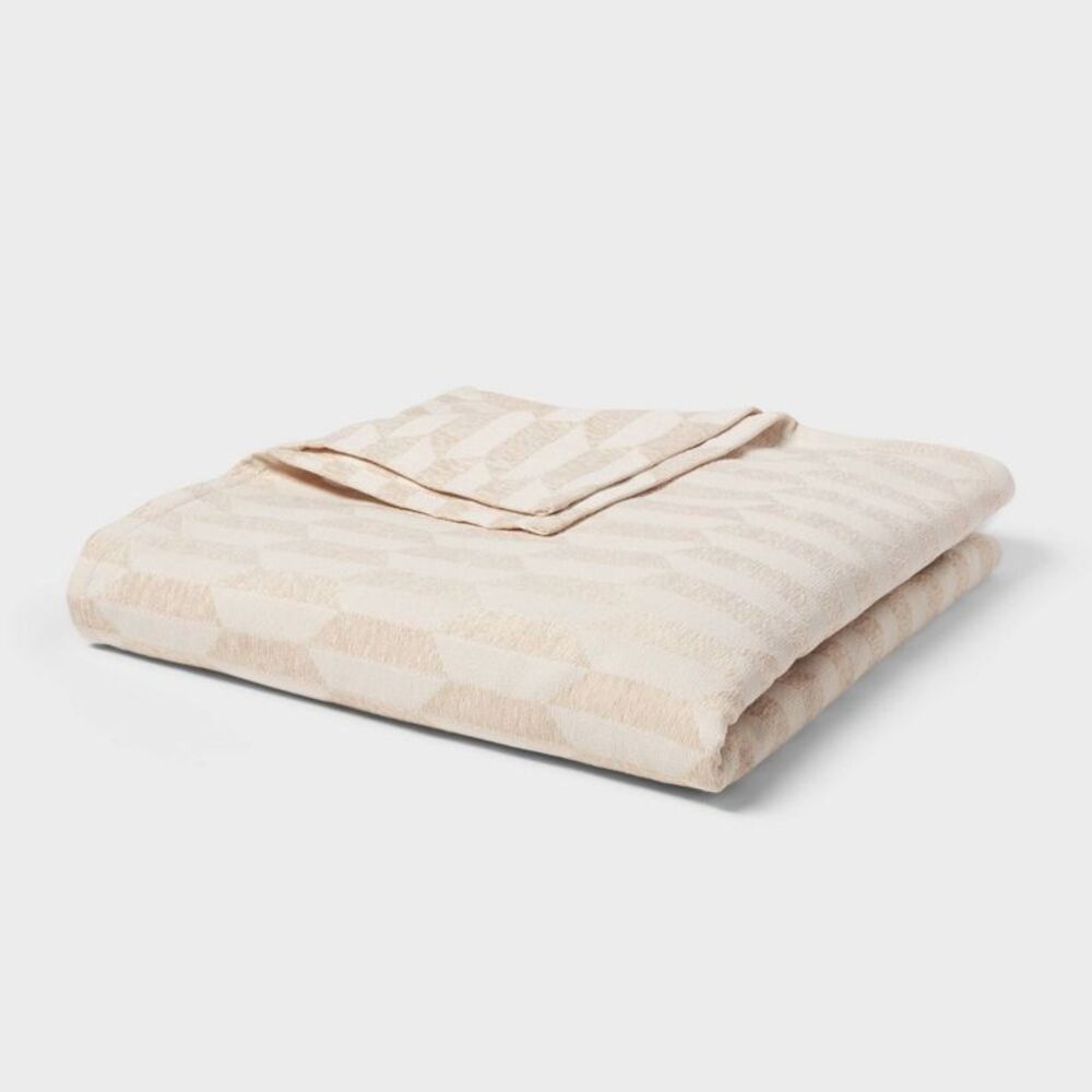 Twin/Twin XL Chenille Jacquard Blanket Ivory/White Chevron Geo - Threshold